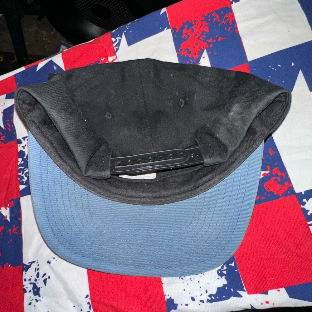 Volcom snapback hat - Picture 2 of 3